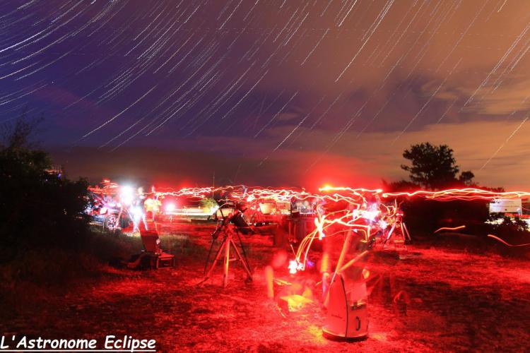 Filé d'étoiles au plateau de Calern (image L'Astronome Eclipse)