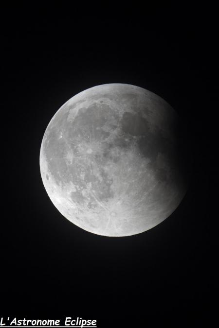 L'éclipse à 00h47 (image Jean-Baptiste Faupin)