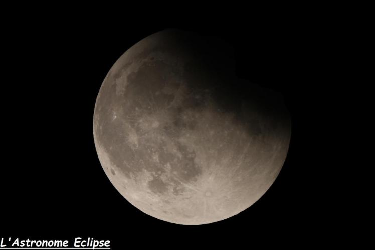 Passage de la Lune dans la pénombre (image L'Astronome Eclipse)