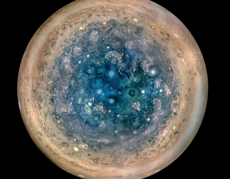 L'un des pôles de Jupiter (image NASA)