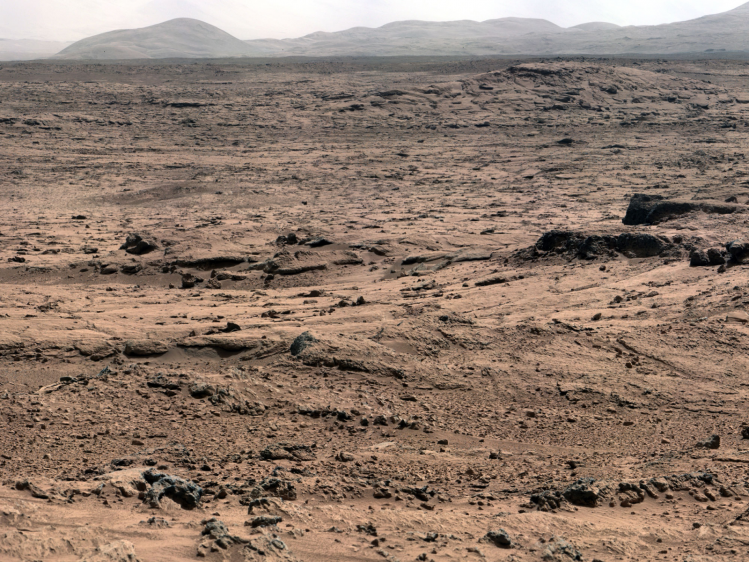 Paysage martien vu par le robot Curiosity (image NASA)