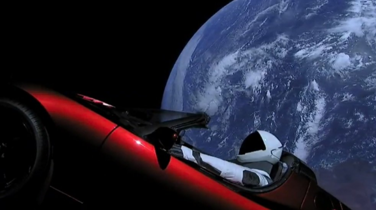 Starman, dans sa voiture Tesla (image Space X)