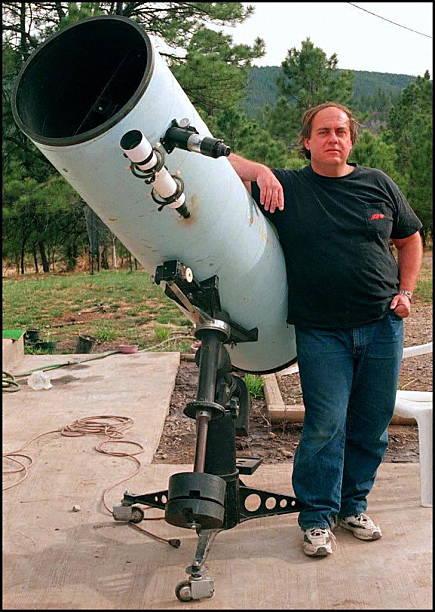 Thomas Bopp et son télescope Meade - 1997 (image Karen Lowe)