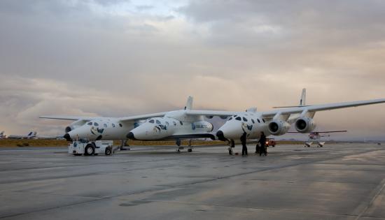 Le VSS Enterprise sur la piste (image Virgin Galactic)