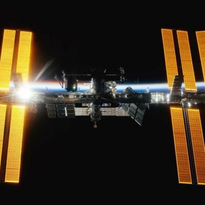 L'ISS vue à contre-jour (image NASA)