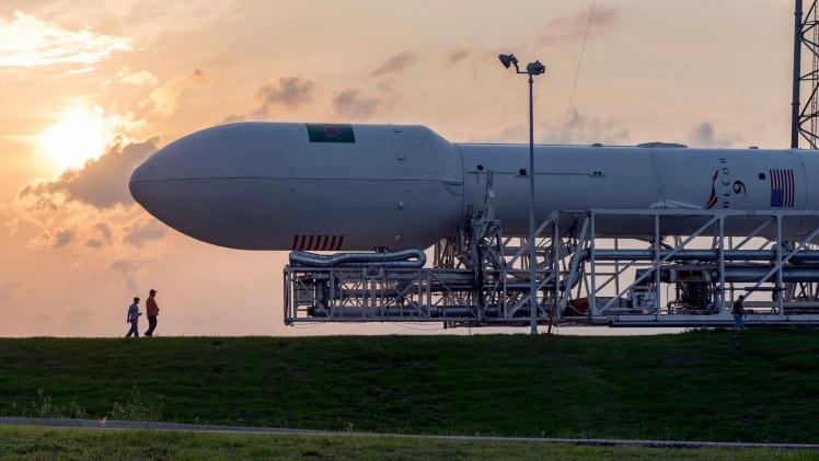 La coiffe de la fusée Falcon 9 (image Space X).jpg