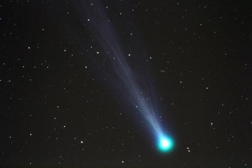 Passage d'Ison devant la galaxie IC3908 (image Mike Hatcher)