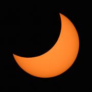 Photo d'une éclipse partielle de Soleil (image Greg Hewgill)