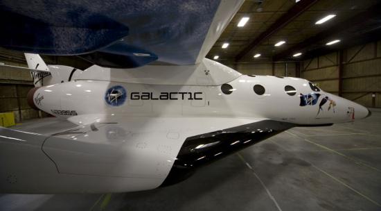 Le Spaceship 2 à l'arrêt dans son hangar (image Virgin Galactic)