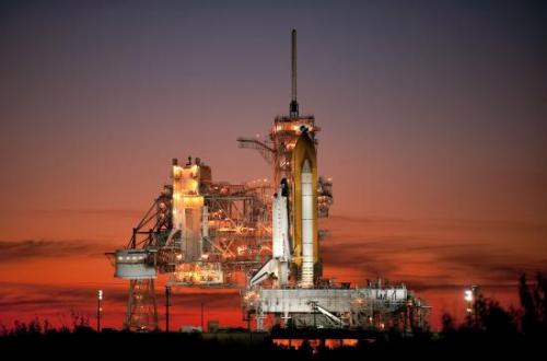 La navette Atlantis sur son pas de tir (image NASA)